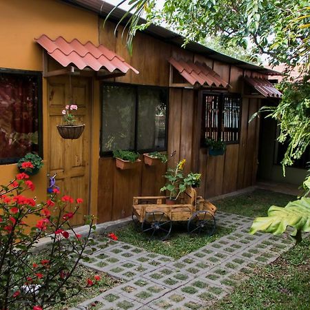 Апартаменты Laurel House San Antonio De Belen Экстерьер фото