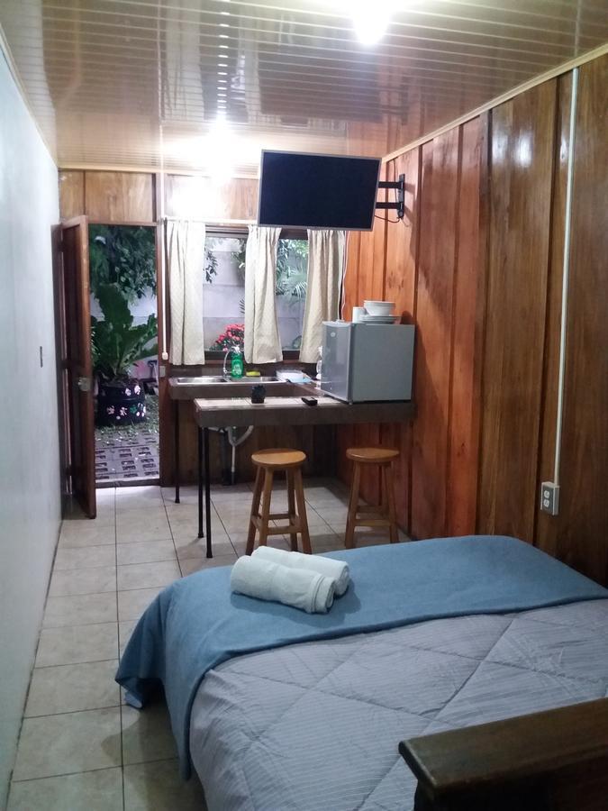 Апартаменты Laurel House San Antonio De Belen Экстерьер фото