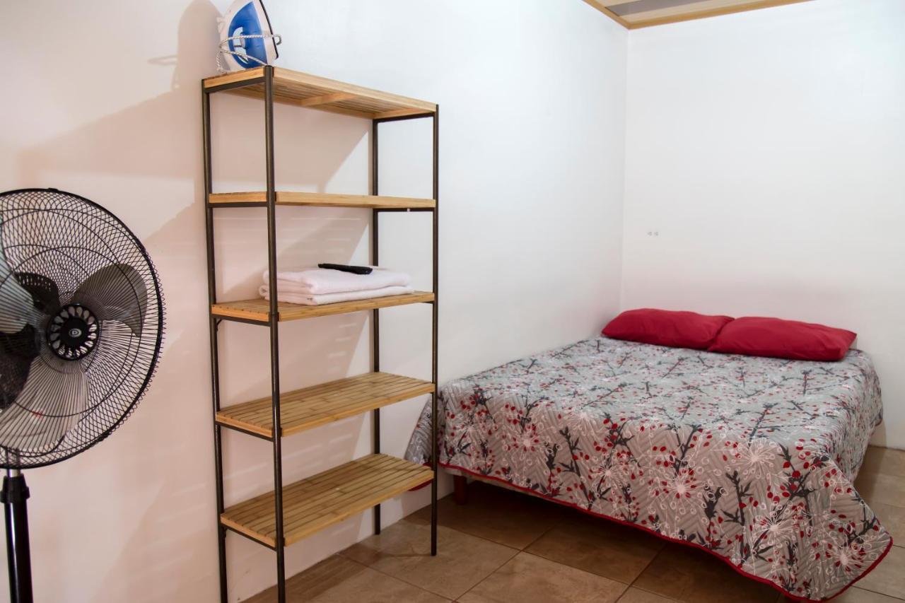 Апартаменты Laurel House San Antonio De Belen Экстерьер фото