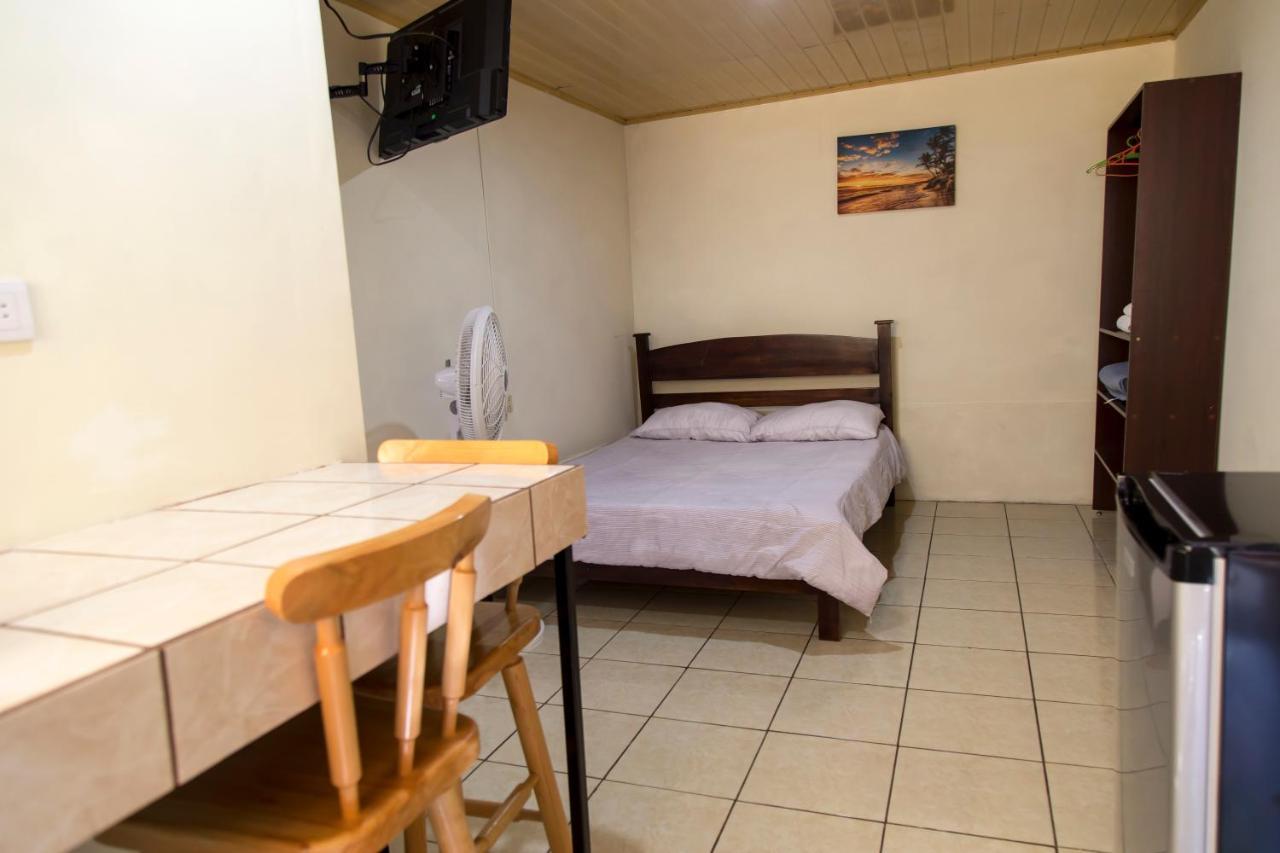 Апартаменты Laurel House San Antonio De Belen Экстерьер фото
