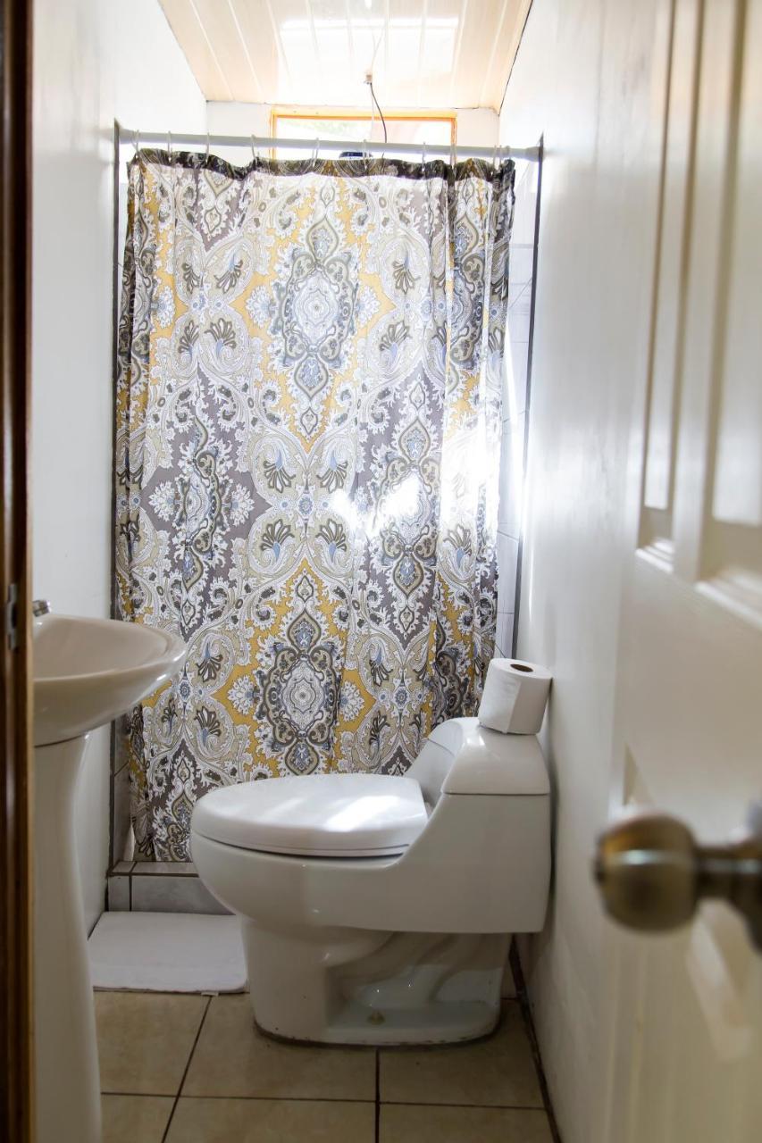 Апартаменты Laurel House San Antonio De Belen Экстерьер фото