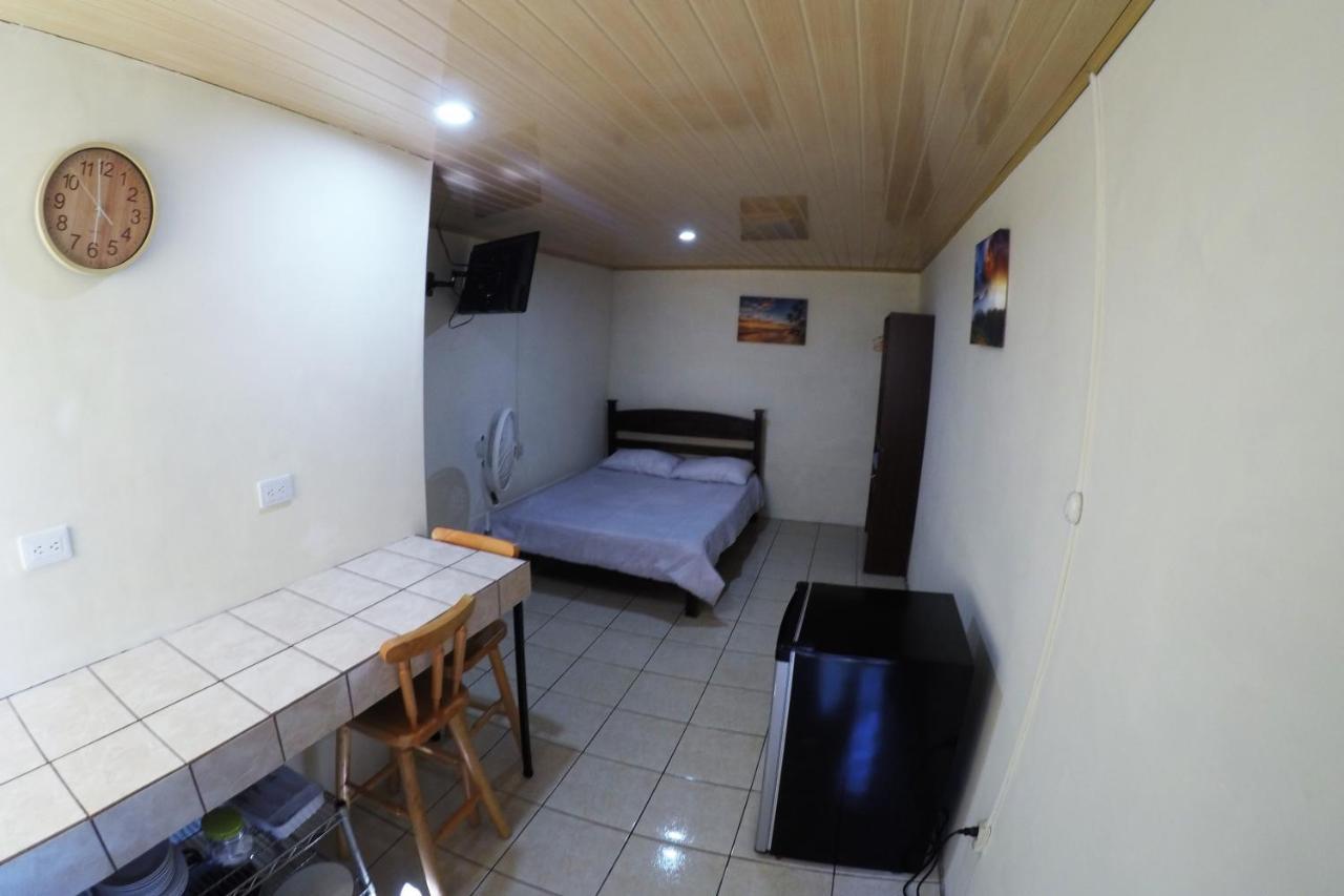 Апартаменты Laurel House San Antonio De Belen Экстерьер фото